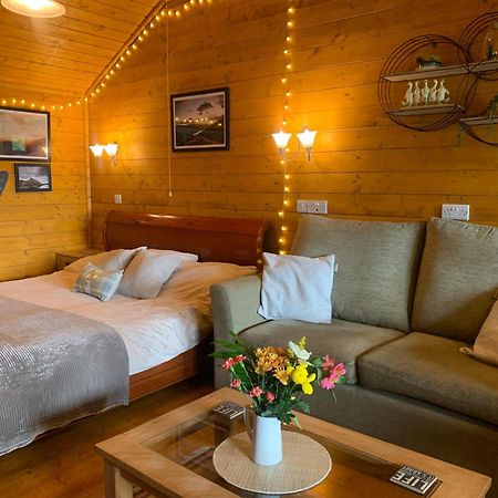 Cherry Cabin - Little Log Cabin In Wales Bettws Cedewain Exterior photo