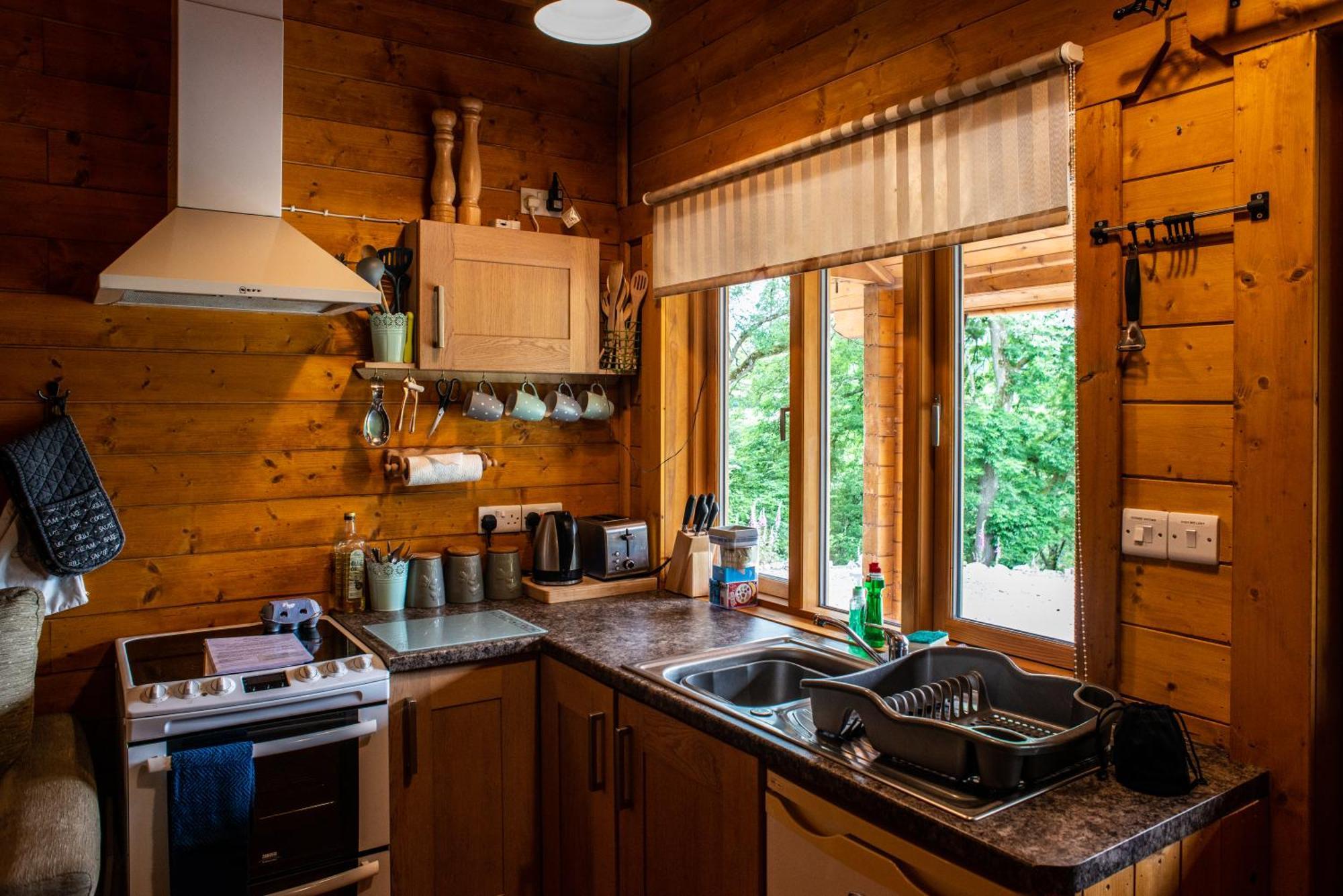 Cherry Cabin - Little Log Cabin In Wales Bettws Cedewain Exterior photo